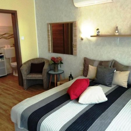 Tulipan Apartmanhaz Buk Luaran gambar